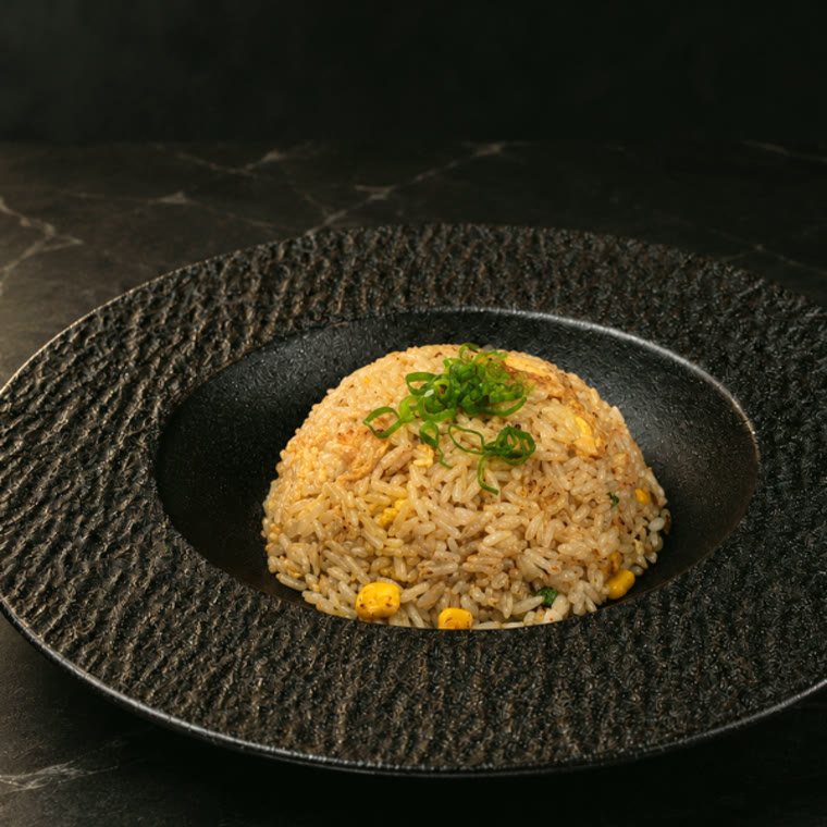 Riz sauté aux légumes et œuf