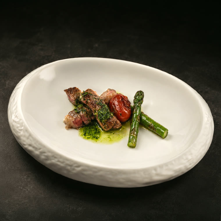 Bœuf grillé aux asperges