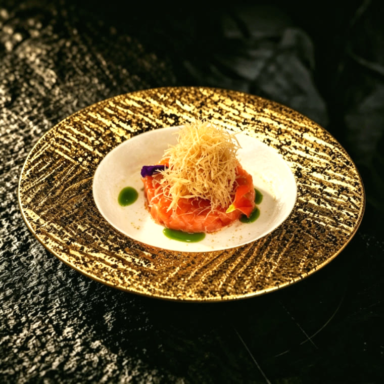 Tartare de saumon, tempura croustillante