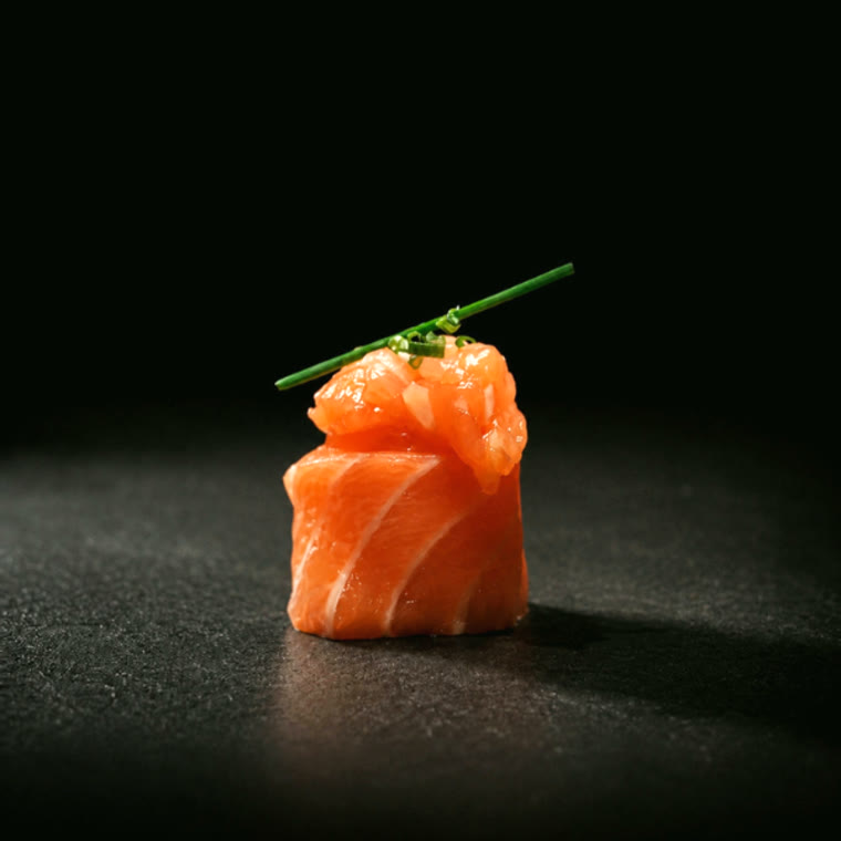 Bouchée de saumon roulé, ciboulette