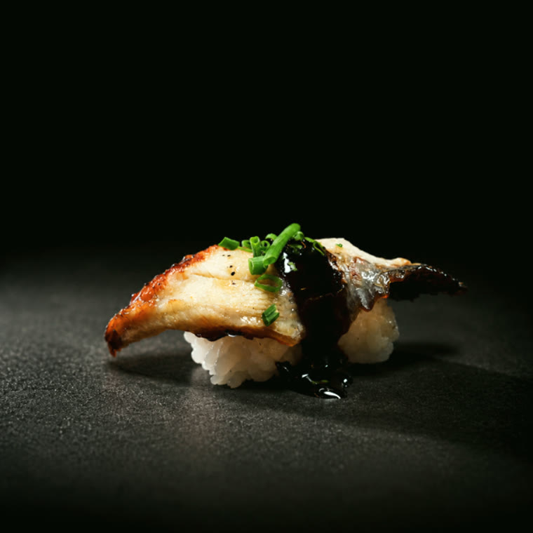 Nigiri d'anguille grillée