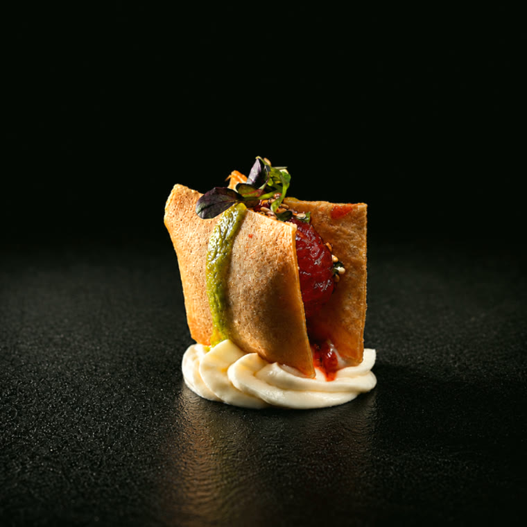 Tuile croustillante, tartare et avocat