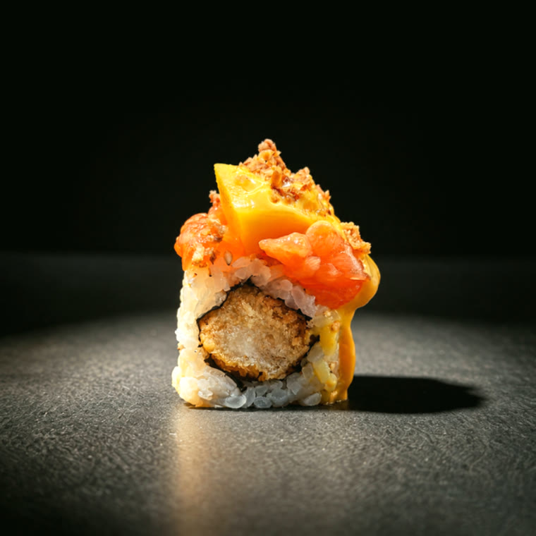 Maki tempura, mangue & saumon