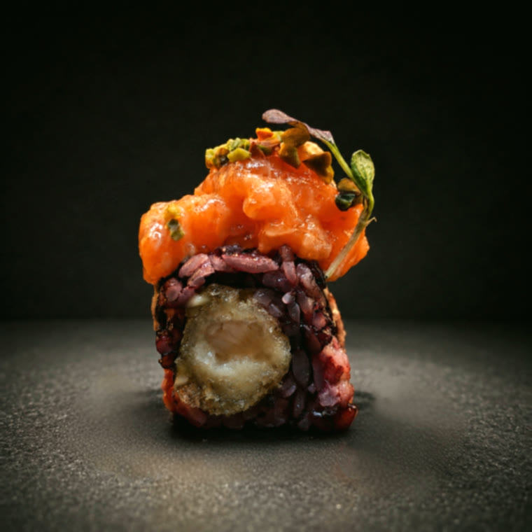 Maki riz noir, tempura & tartare de saumon