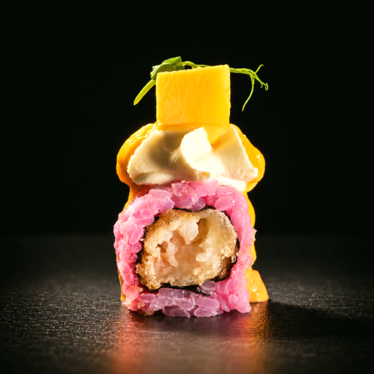 Maki soja rose, tempura, mangue & mayo